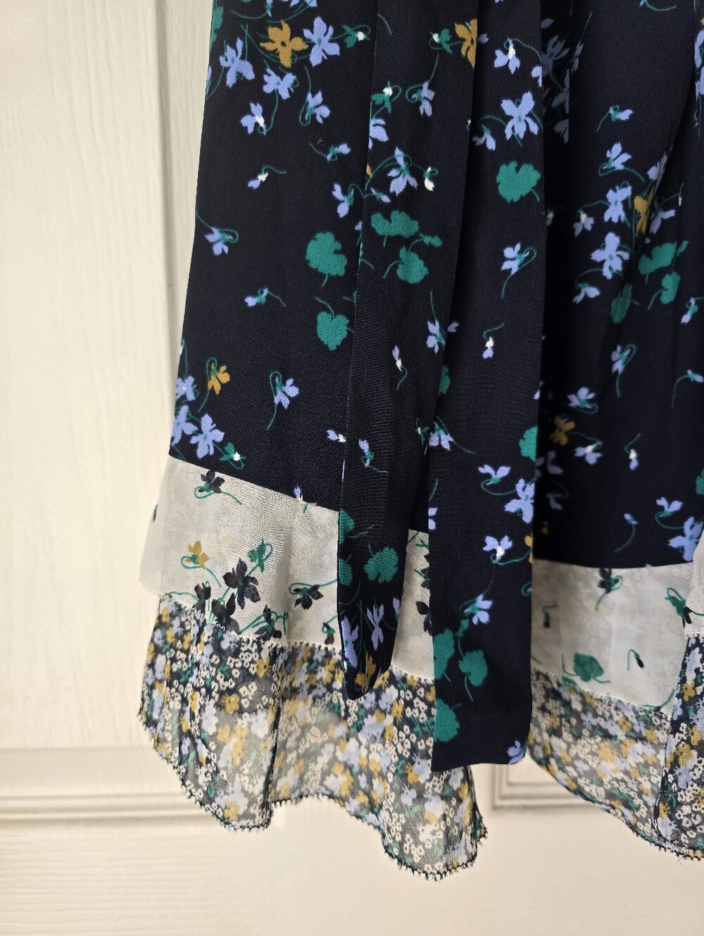 Ann Taylor Petite 2P Floral Tie Waist Flutter Sleeve Dress - Picture 6 of 7